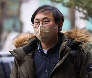 경찰, '홍남기 아들 특혜입원 의혹' 고발인 조사
