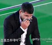 아구에로, 눈물의 은퇴 선언 "힘든 결정이었다"