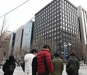 "코인으로 200억 벌어 동남아 이민"..흙수저 증권맨 '한숨' [박의명의 불개미 구조대]