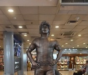 ARGENTINA MARADONA STATUE