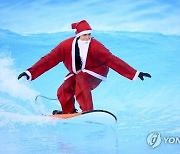 epaselect SWITZERLAND SURFING SANTA CLAUS