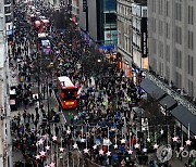 영국 보건장관 "성탄절 전 봉쇄 없다고 보장 못해"