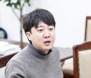 [고견을 듣는다] "2030 잡겠다고 누군가 영입? 이런 전략이면 못이길 바보 어디있나"