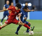 '골대 2번' 베트남, 태국과 1차전 0-2 패배..[스즈키컵]