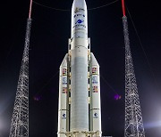 [속보]NASA, 138억년 전 우주 비밀 밝힐 '제임스웹' 망원경 발사