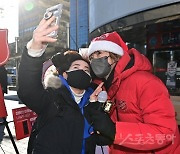 김장훈 '팬들과 기념 사진 찰칵' [포토]