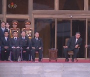 김정은 옆에 앉은 북한 해군·공군 사령관