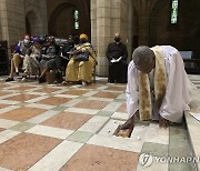 '남아공인권운동 상징' 투투 대주교, 케이프타운 대성당에 영면(종합)