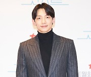 '고스트 닥터' PD "정지훈, 연기할 땐 찰리 채플린이 되는 느낌"