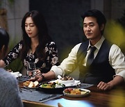 '쇼윈도:여왕의 집' 전소민, 송윤아X이성재 집에 초대받았다..살벌한 식사 현장
