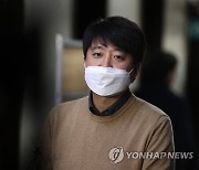 이준석 "제 거취 변함없다"..당 대표 사퇴론 선긋기