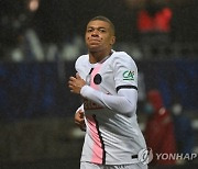 '음바페 해트트릭 폭발' PSG, 프랑스컵 16강행..메시는 여전히 코로나 19 격리