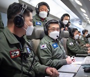 공군, F-35A 1대 비상착륙.."조종사 무사.. 원인 파악 중"