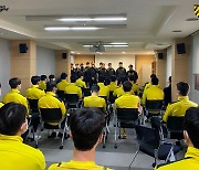'FA컵 챔피언' 전남, 이제 K리그1 승격 조준.. 담금질 시작