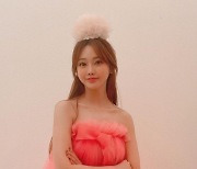 '트롯바비' 홍지윤, 꽃보다 예쁘면 반칙? '러블리 비주얼'