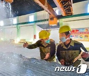 새해부터 '전원회의' 결정 관철 나선 북한의 석재공장