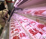 "집밥엔 소고기" 코로나에 7.4% 뛴 한우값..사육량 늘렸더니 폭락 조짐
