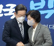 추미애, 尹 '김건희 2년간 집중수사' 발언에 "후안무치한 허위 답변"
