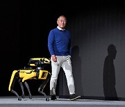 Hyundai Motor describes a robot future — but a good one