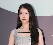 '팬 차별 논란' 아이유 측 사과에도 냉담한 반응 '책임전가까지?' [ST이슈]