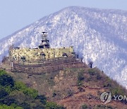 문대통령 '철책월북'에 "경계실패 중대문제..軍 특별점검 하라"(종합)