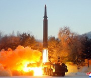 북한 "어제 극초음속미사일 발사..700km 표적 명중"
