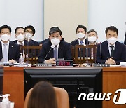 '평택 냉동창고 발생 화재 관련 발언 이어가는 전해철 장관