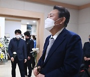 순직 소방관 빈소 조문하는 윤석열 후보와 이준석 대표