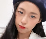 설현, 베레모에 프릴 블라우스..완벽한 '공주님' 비주얼