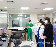 유은혜 부총리, 대전 충남대병원 방문