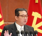 "'국가주석'과 '대원수'..올해 김정은의 직위 변화 주목"
