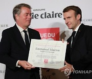 FRANCE PEOPLE MACRON WINE AWARD