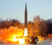 [속보] 군 "북한 극초음속 미사일 아냐..우리군 현무-2 수준"