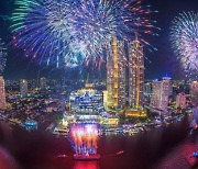 [PRNewswire] The 30,000 eco-friendly fireworks light up the grandest 1.4 km of
