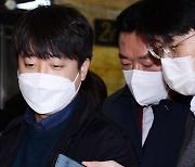 검찰, 이준석 '성접대·금품수수 의혹' 경찰로 이송