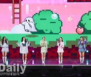 [TD포토] 오마이걸 '믿고보는 무대'