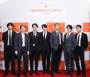 방탄소년단, 시즌 인기상 영예..구교환 시상 [2022 골든디스크]