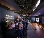 삼성 TV, CES 2022서 최고 제품상 휩쓸어