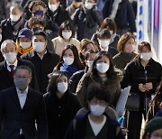 일본, 걷잡을 수 없는 '코로나 확산세'..일주일 사이 감염자 16배 증가