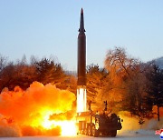 北 미사일에 안보리 긴급회의..한국은 브리핑 자처 "성능 과장"