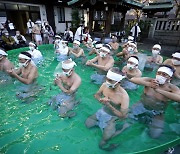 일본 하루 확진자 8천명 돌파 '코로나 비상'..일주일 전보다 16배 '급증'
