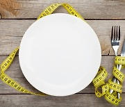 새해맞이 다이어트엔 '거꾸로 식사법'