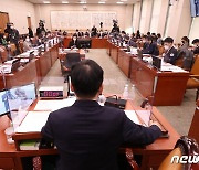 '고1도 정당 가입' 정당법 법사위 통과..3·9 재보선부터 '고3 공천'