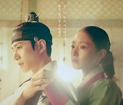 '옷소매 붉은 끝동' 초호화 캐스팅 영화 제치고 주간 통합 콘텐츠 랭킹 1위 차지!