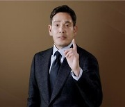 김의겸 "정용진, 이재용에 라이벌 의식.. 1kg 초과해 군대 안 가놓고 '멸공'이라니"