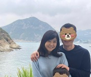 강수정, ♥미소 닮은 남편 공개..홍콩 부촌 가족의 스테이크 파티