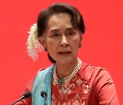 미얀마 수치, 징역 4년 더해 총 6년 형.."무한정 가두려는 것"(종합2보)