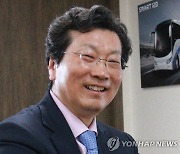 '쌍용차 새주인' 강영권 "사명·로고 변경한다..고용유지 3년"