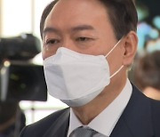尹 "막을 방법은 선제 타격뿐" 발언에 '전쟁광' 비난