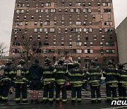 美뉴욕 아파트 화재로 17명 숨져.."방화문 오작동, 불길 확산"